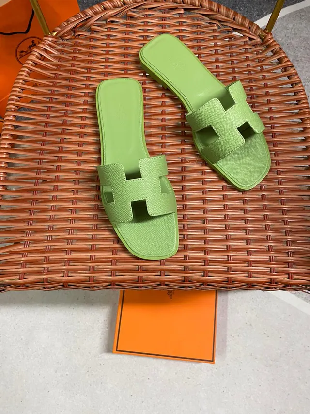 Hermès Oran Slide Lime Green Leather Slippers 3