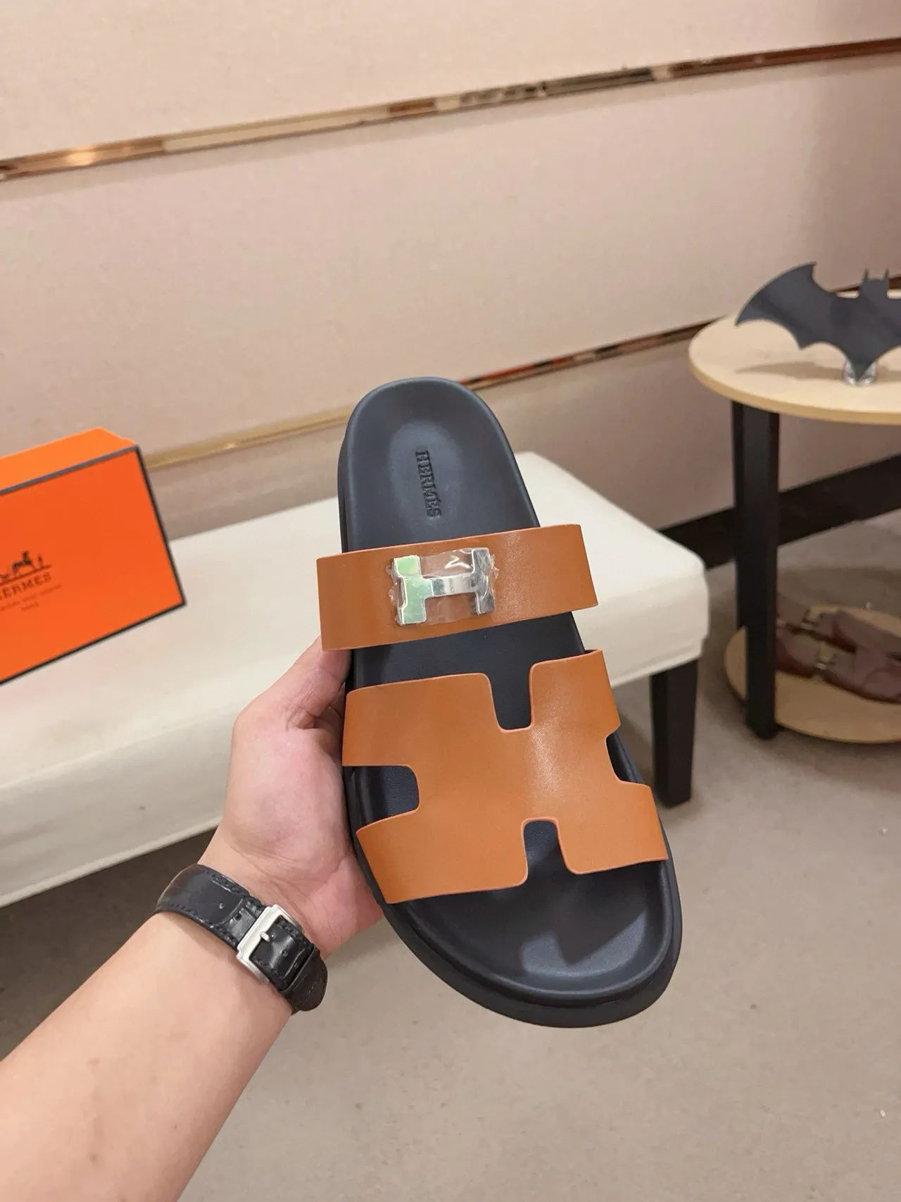 Hermès Oran Tan Leather H-Clasp Casual Sandals 2