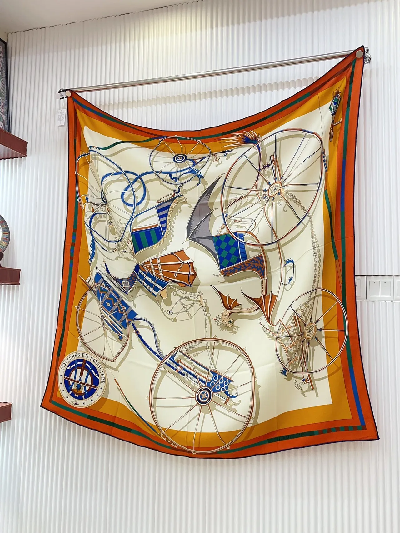 Hermès Pañuelo de seda con estampado de motivo geométrico de onda 5