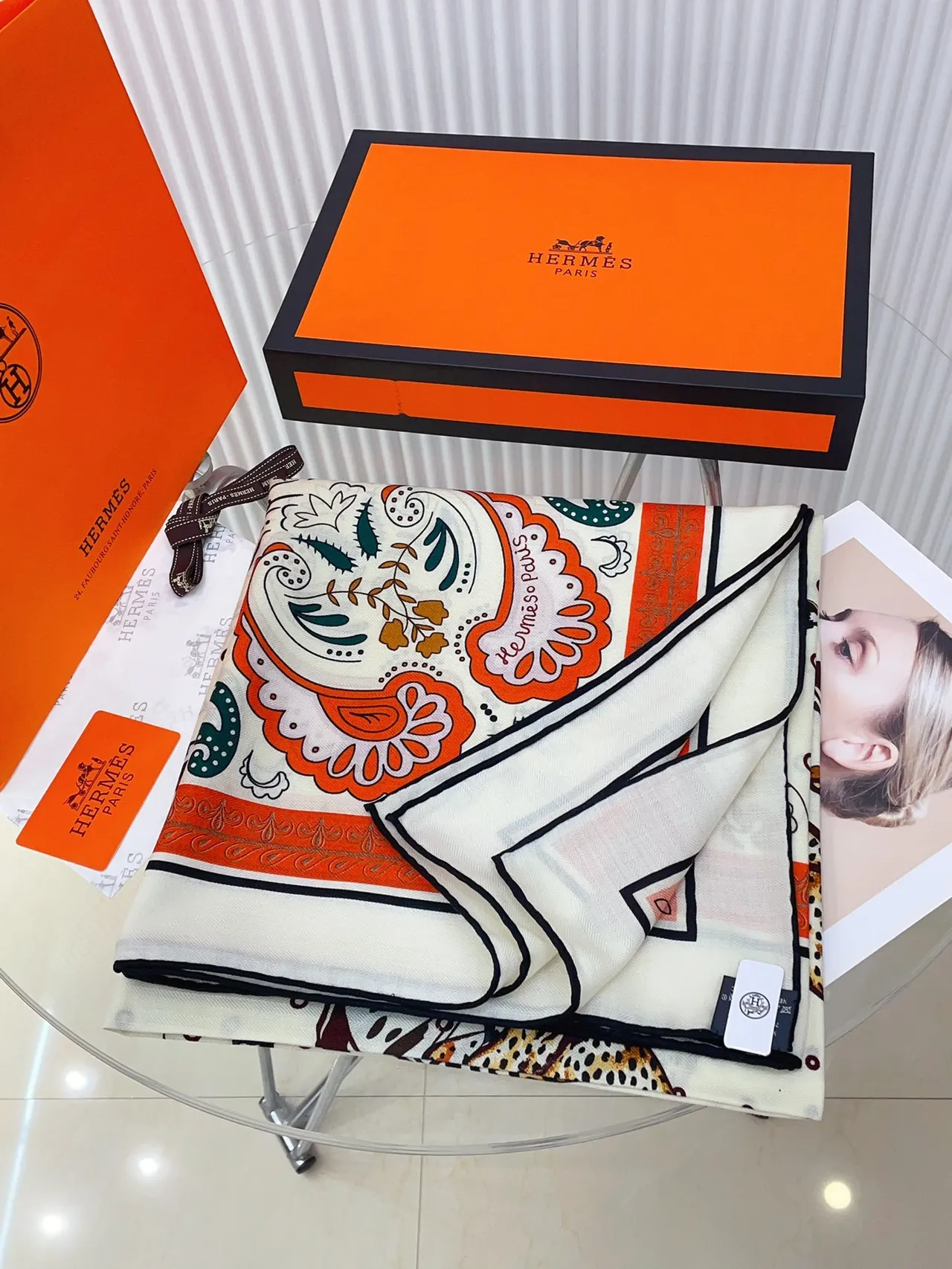 Hermès Lenço de Seda Creme com impressão de Tigre e Paisley 5