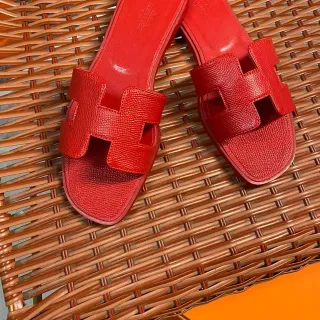 Hermès Red H-Shaped Strap Textured Leather Slippers