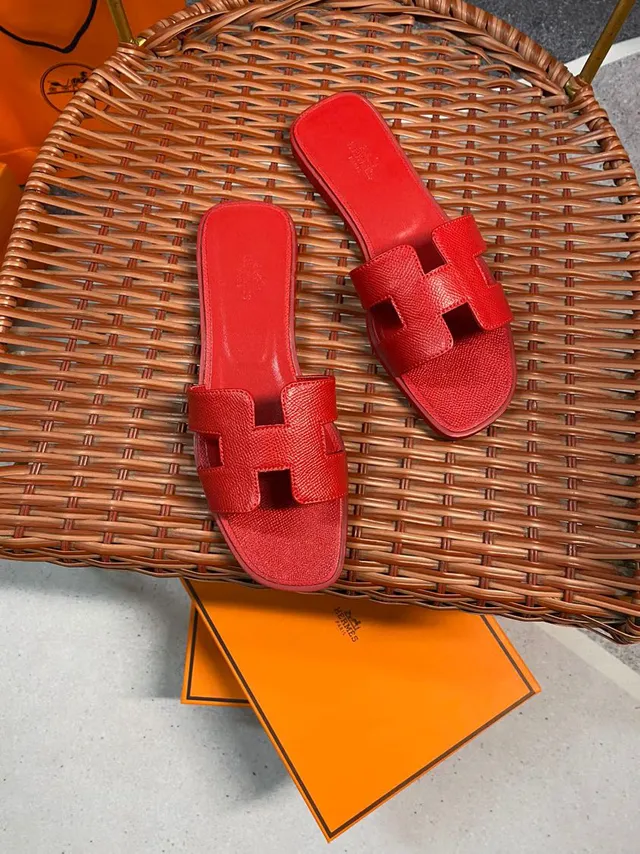 Hermès Red H-Shaped Strap Textured Leather Slippers 6