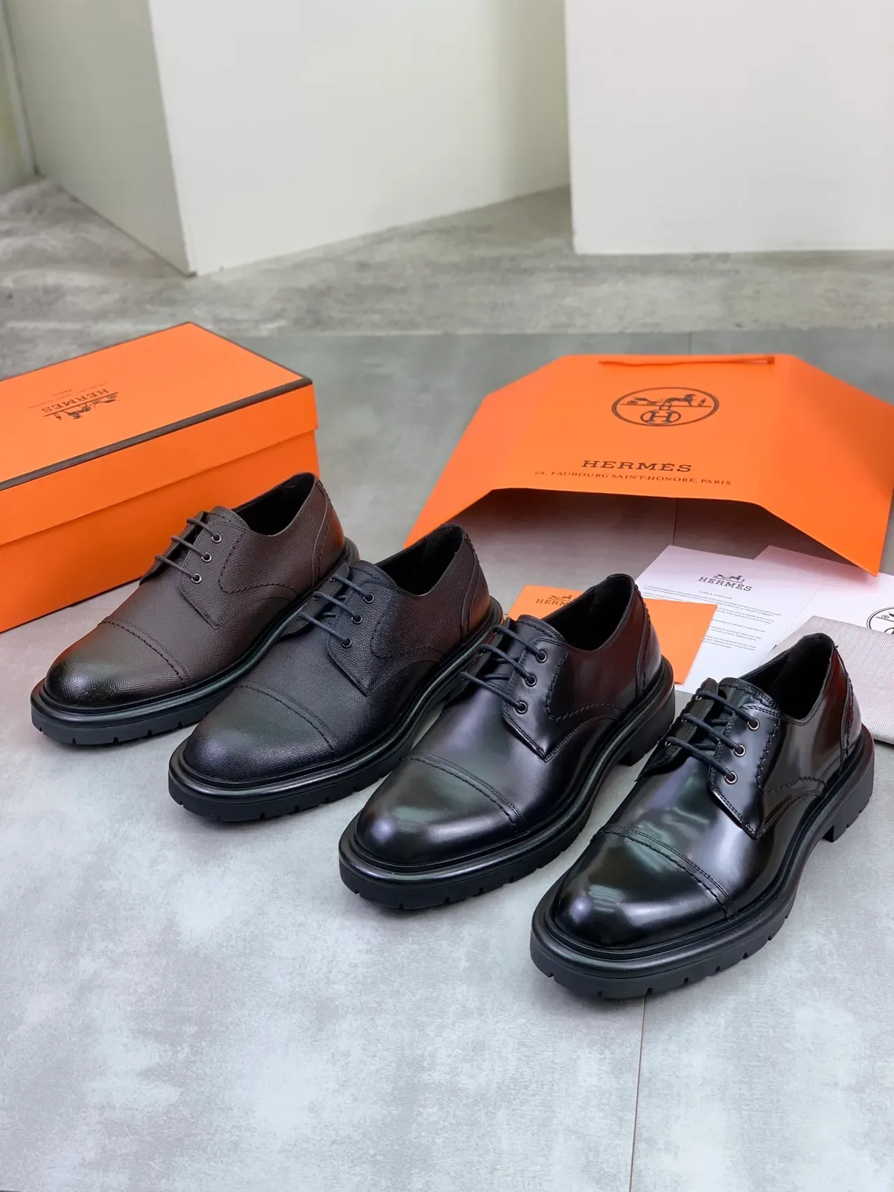 Hermès Sellier Marron Noir Cap-Toe Cuir Texturé Chaussures Oxford 2