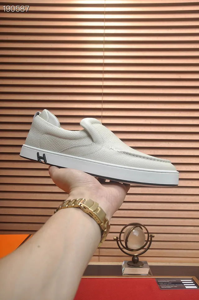 Hermès Slip-On Pebbled Leather Off-White Casual Shoes 6