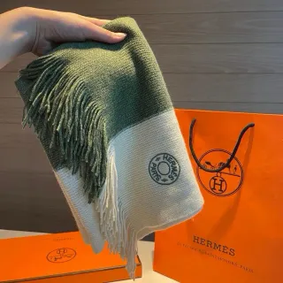 Hermès شال كشمير محبوك بتدرج ثنائي اللون مزين بخيوط