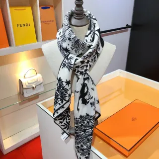 Hermès 白黑植物印花人物剪影图案丝巾