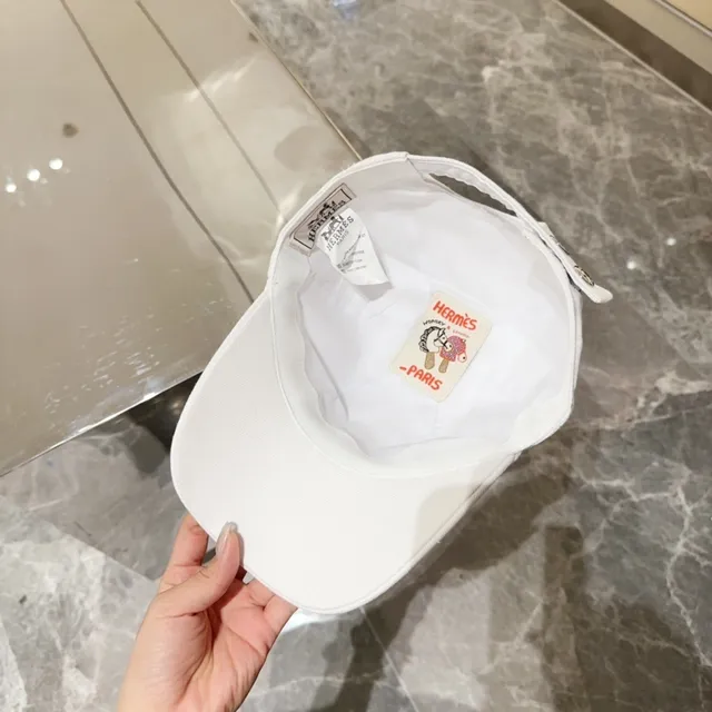 Hermès White Canvas Snap-Back Baseball Cap 9