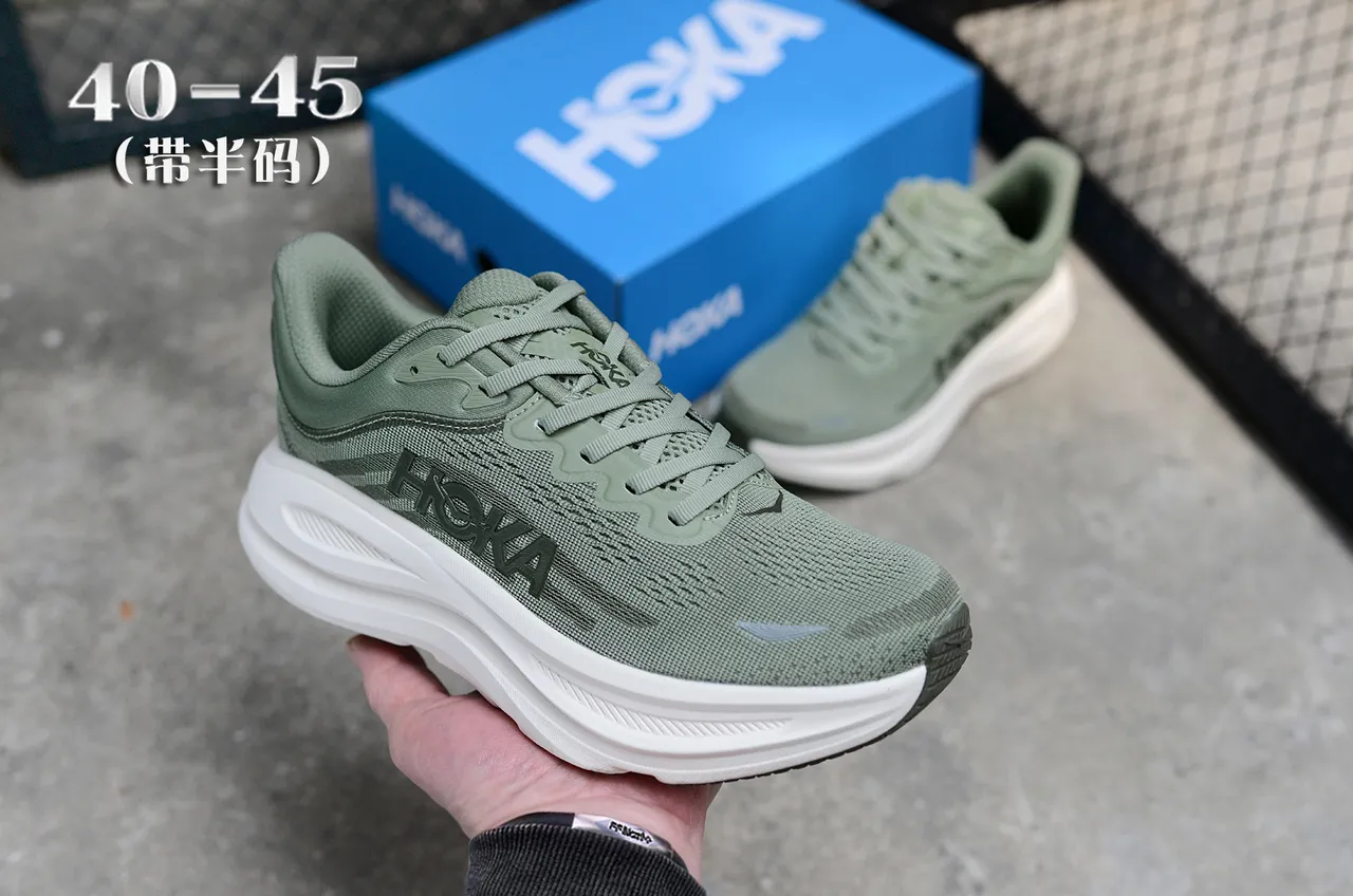 Chaussures de course Hoka avec upper en knit engineered, midsole épais avec amortissement, couleur Army Green White 3