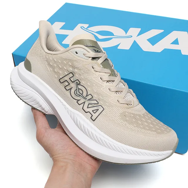 Hoka Mach 6 Beige and White أحذية الجري 8