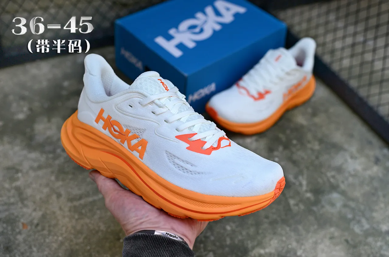 Hoka Blanc Orange Semelle Maximaliste Rembourrée Haut en Maille Conçu Chaussures de course 3