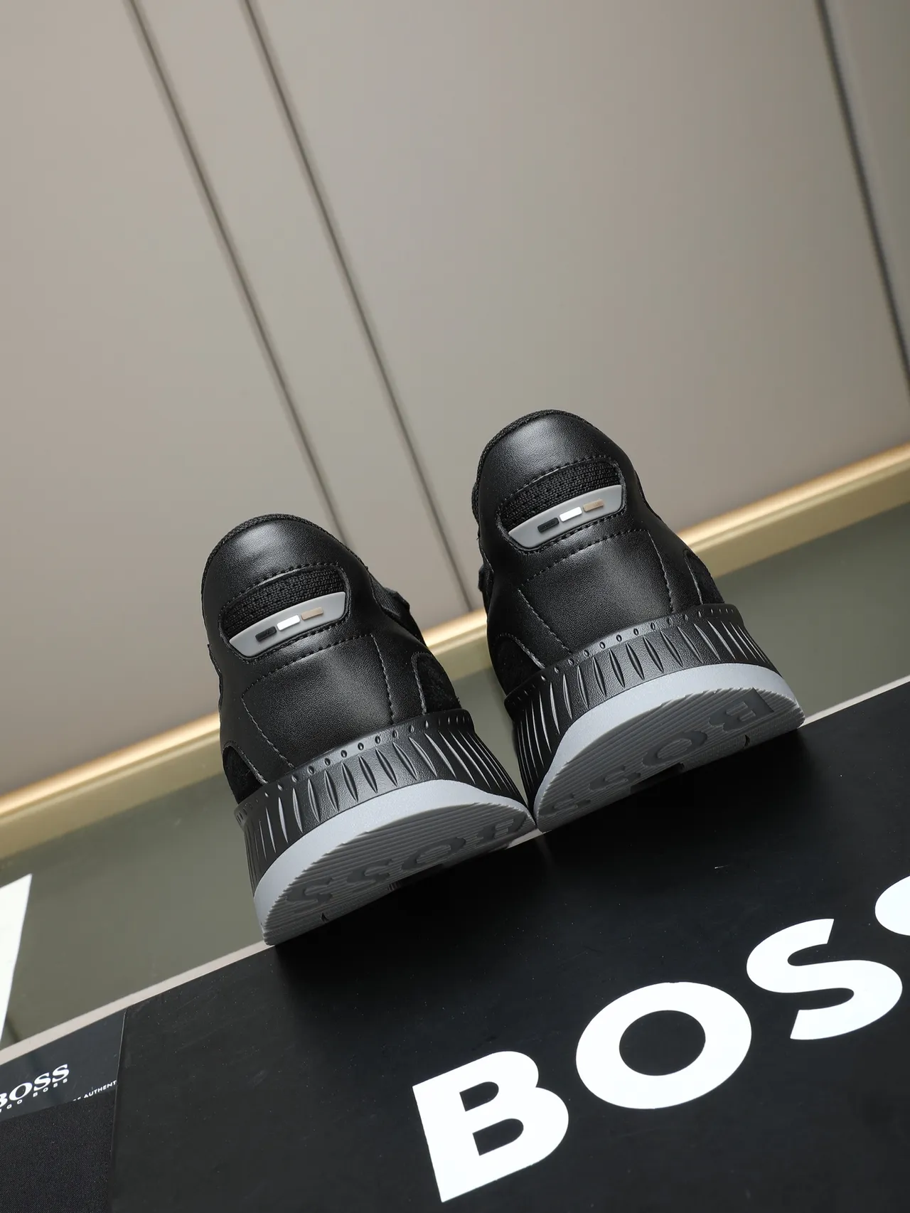 Hugo Boss حذاء رياضي أسود شبكي مضفر بنمط الحياة 3