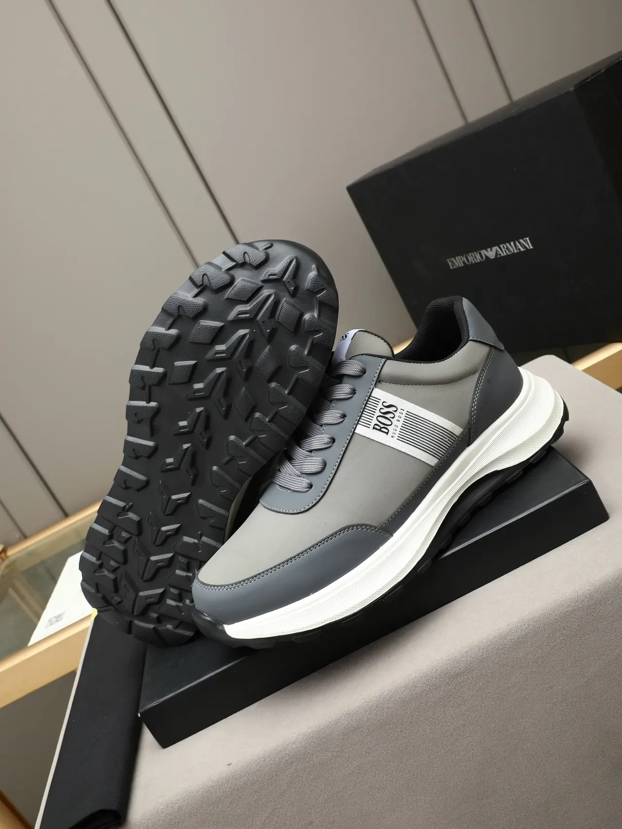 Hugo Boss Gray White Modern Low-Top Synthetic Upper Sneakers 5