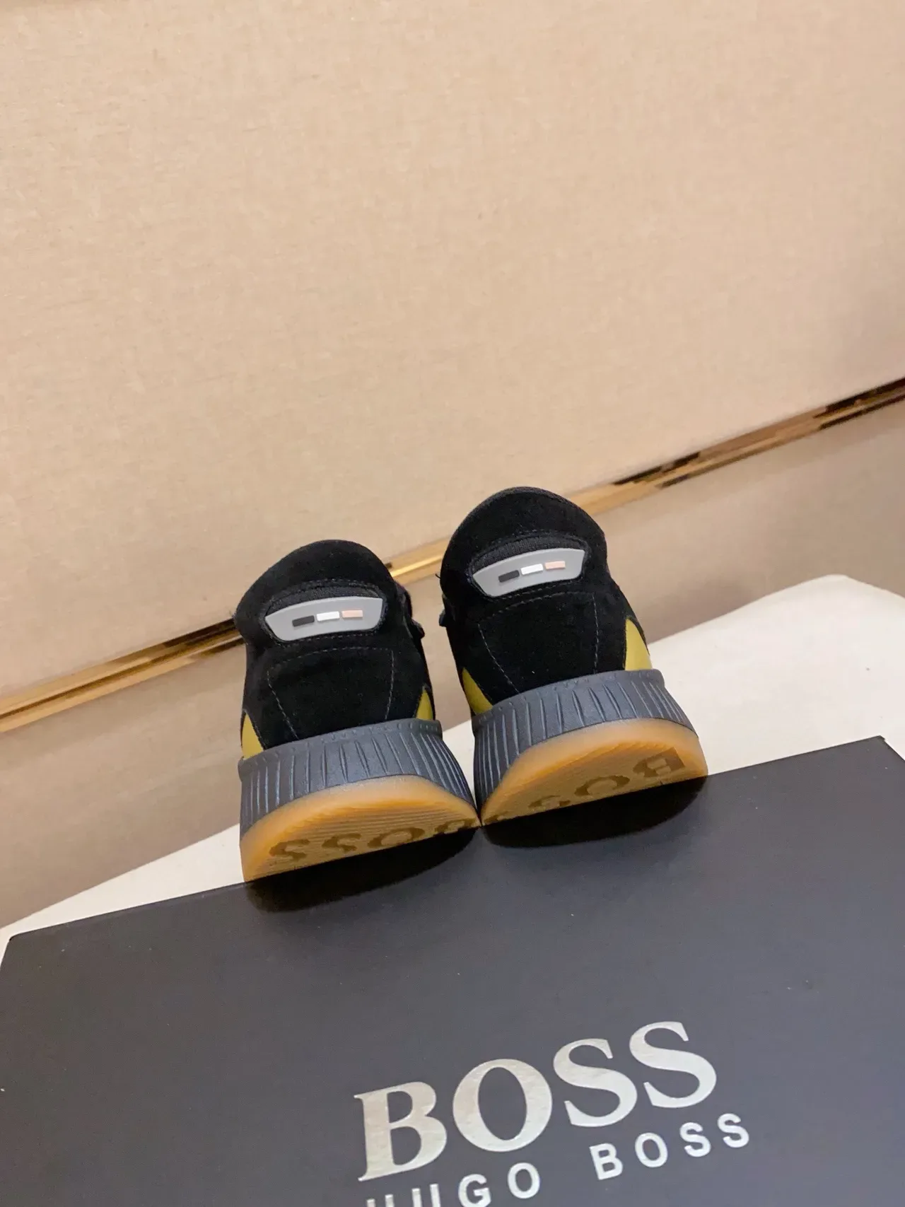 Hugo Boss TTNM Evo Preto e Dourado Lifestyle Sneakers 3