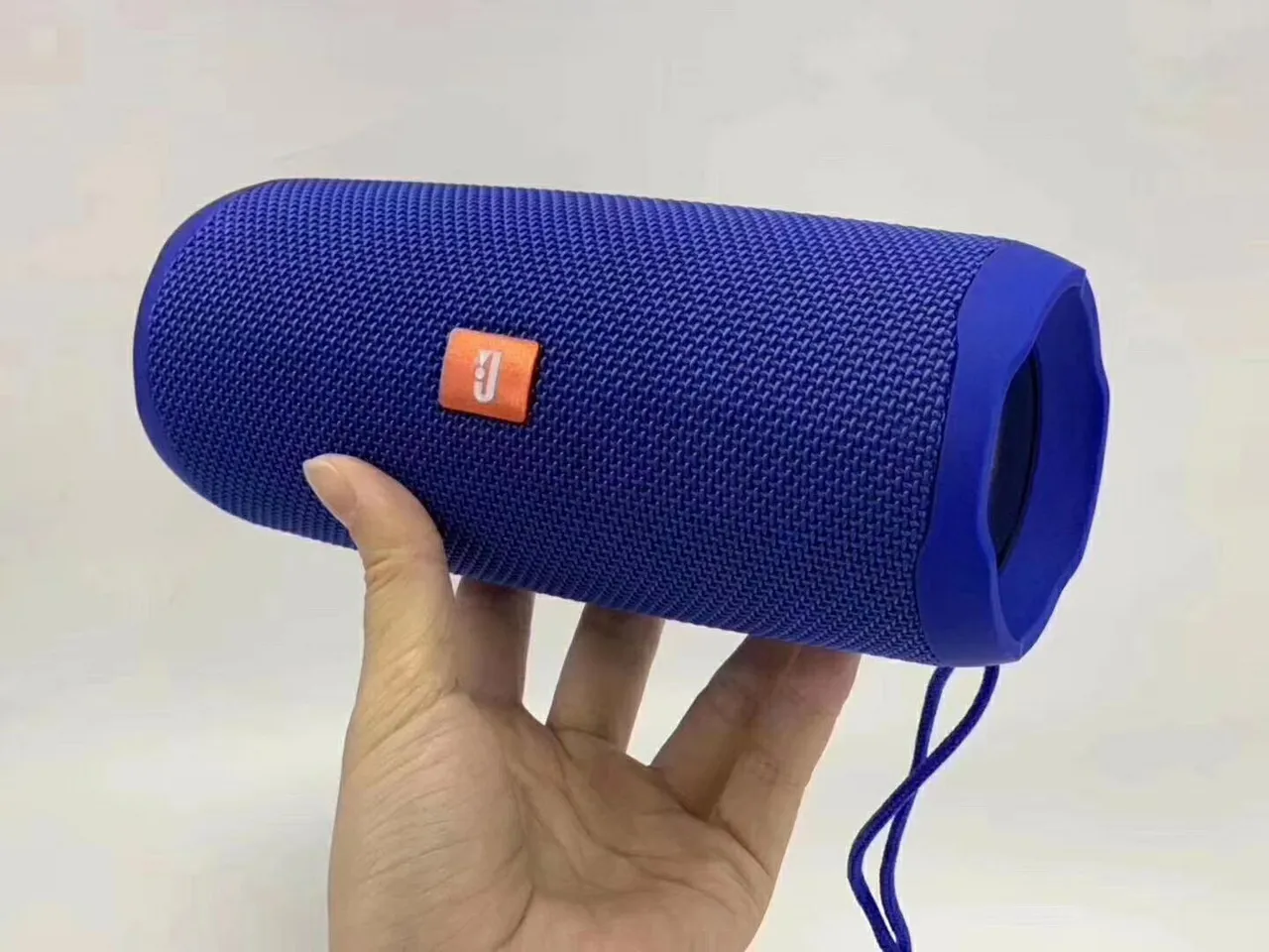 JBL Charge Black Red Cylindrical Fabric-Grille Portable Speaker 7