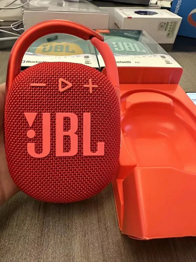 JBL Clip 4 Portable Speaker 2