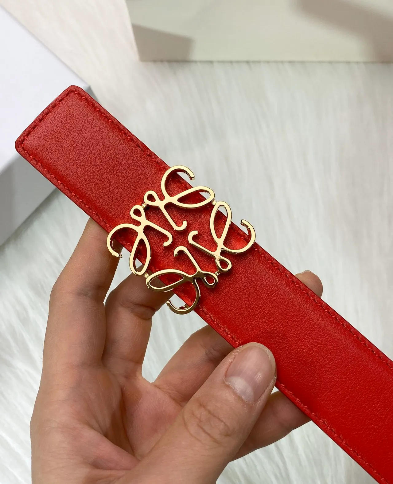 Loeve Anagram Cinturón Rojo Dorado Hebilla Lisa Cuero 2