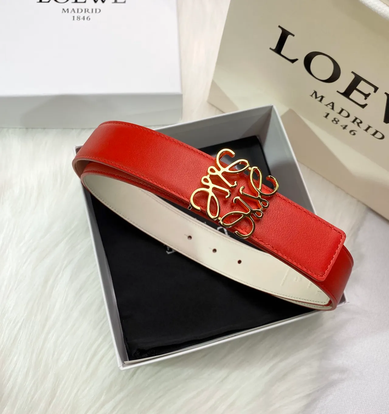 Loeve Anagram Cinturón Rojo Dorado Hebilla Lisa Cuero 4