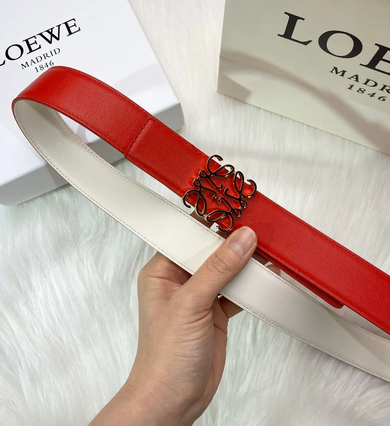 Loeve Anagram Cinturón Rojo Dorado Hebilla Lisa Cuero 7