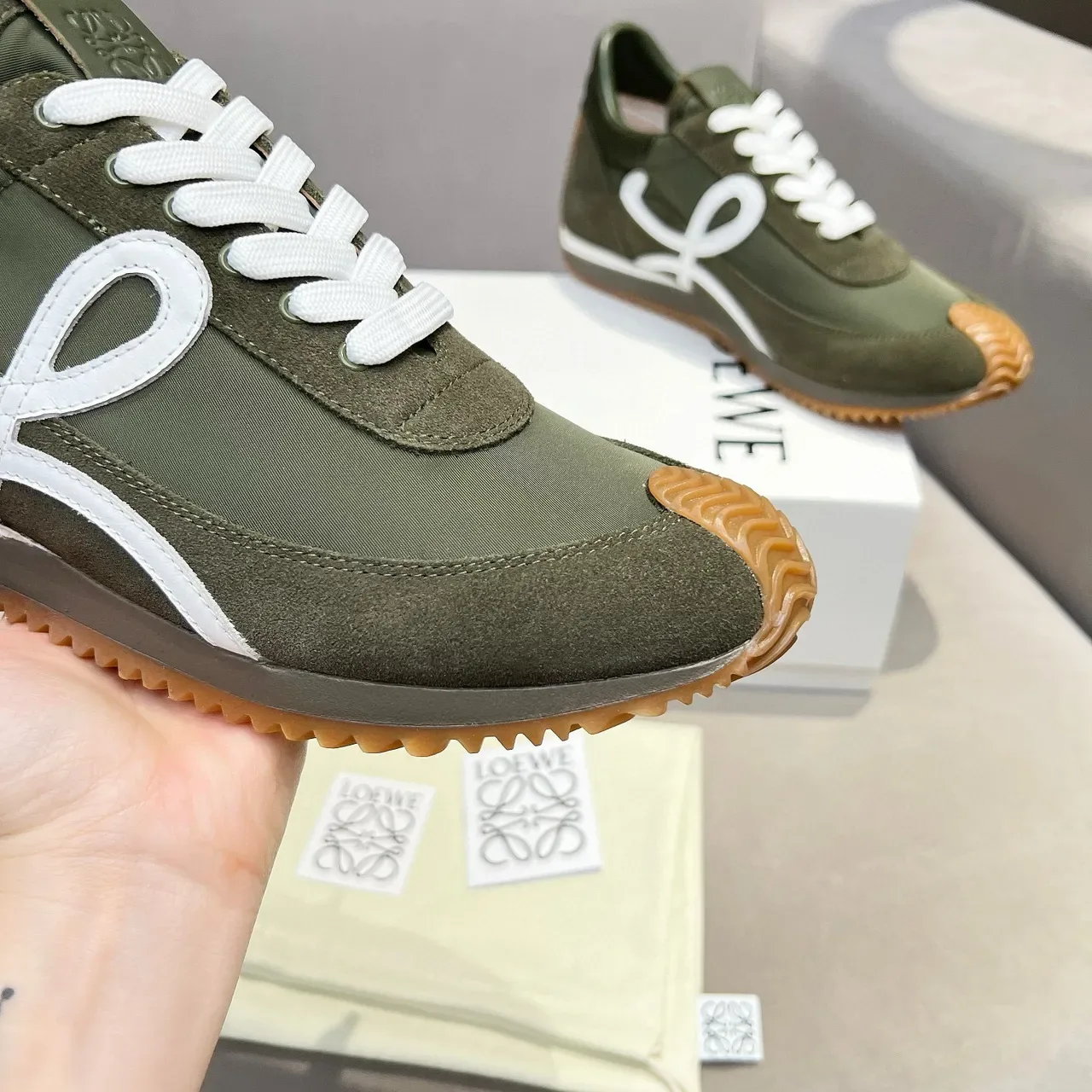 Loewe Flow Runner Vert Olive Blanc Anagram Lifestyle Sneakers 2