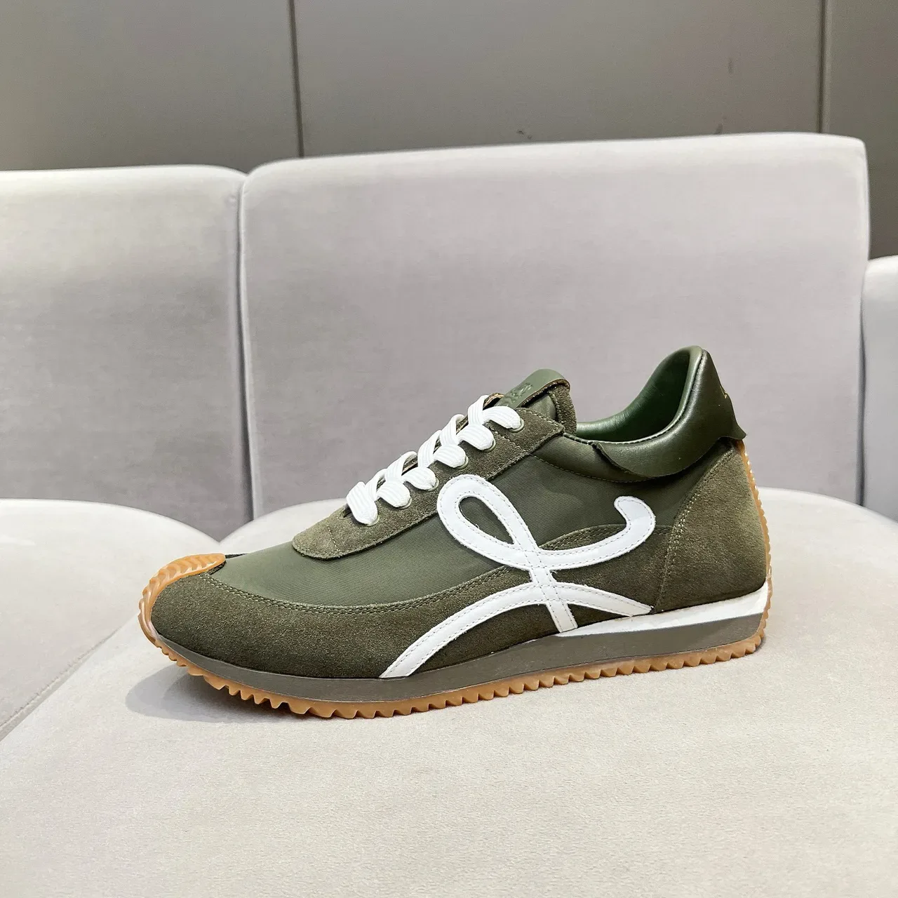 Loewe Flow Runner Vert Olive Blanc Anagram Lifestyle Sneakers 4