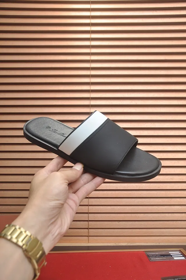 Loro Piana Chaussons noirs et blancs avec sangle contrastante 6