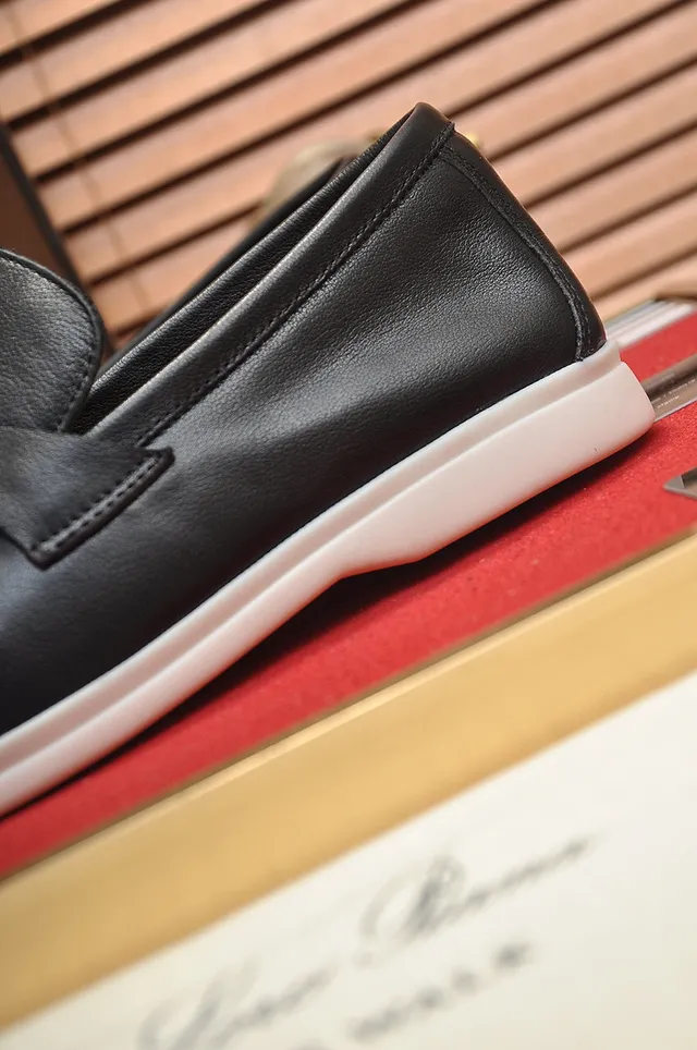 Loro Piana Mocassin en Cuir Noir et Blanc avec Lanière Tassel 2