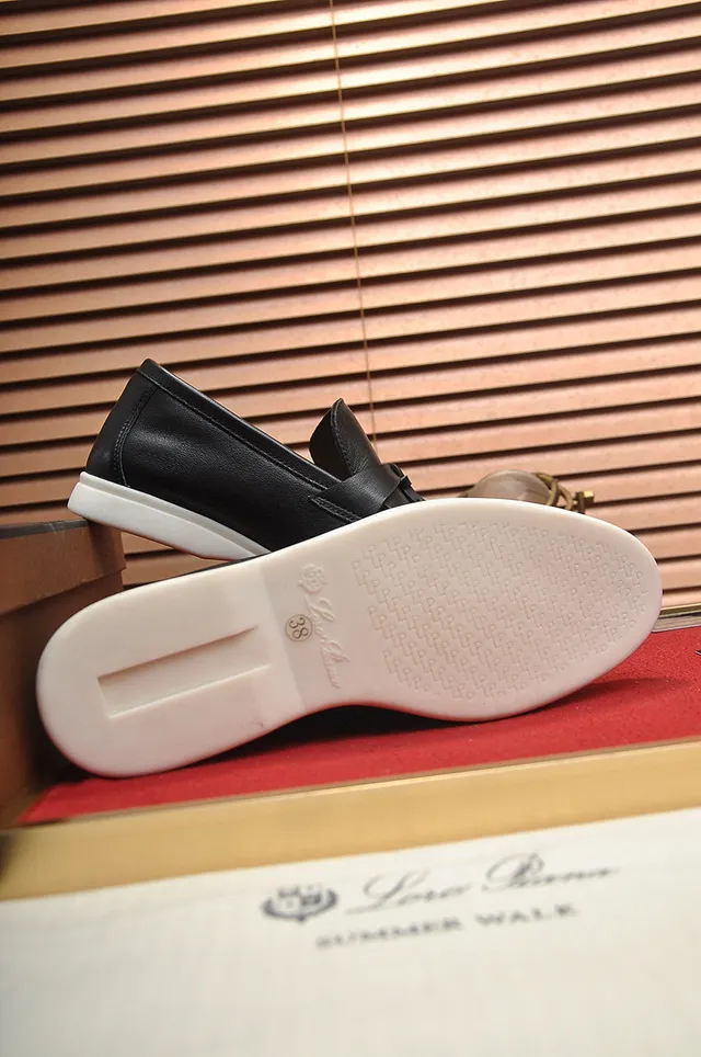 Loro Piana Mocassin en Cuir Noir et Blanc avec Lanière Tassel 4
