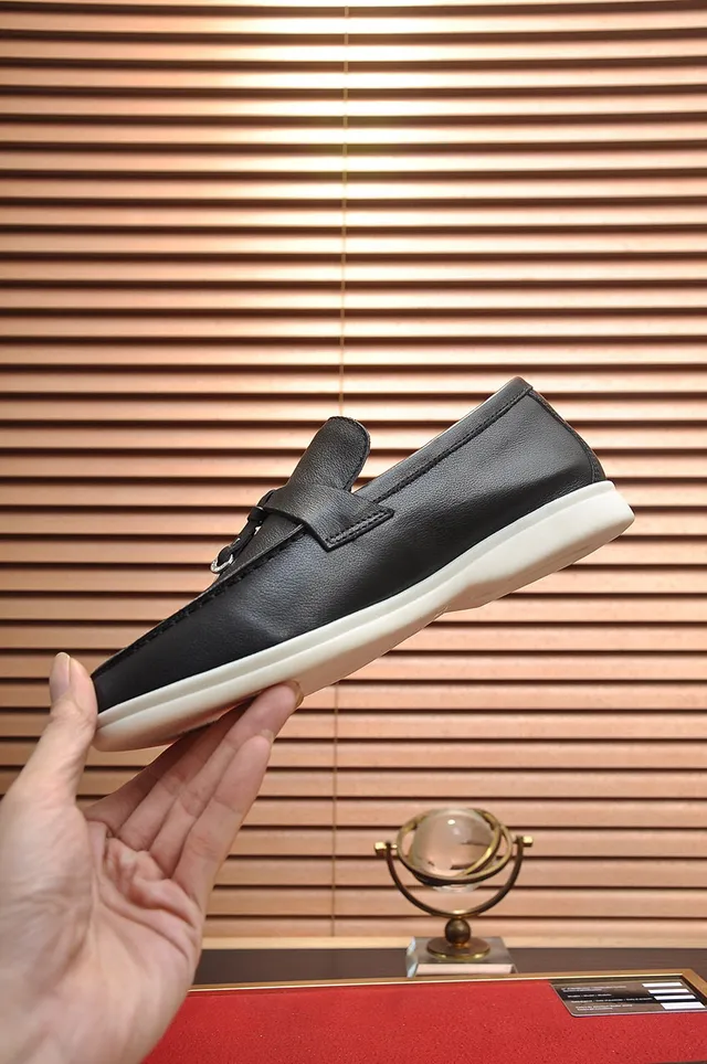 Loro Piana Mocassin en Cuir Noir et Blanc avec Lanière Tassel 6