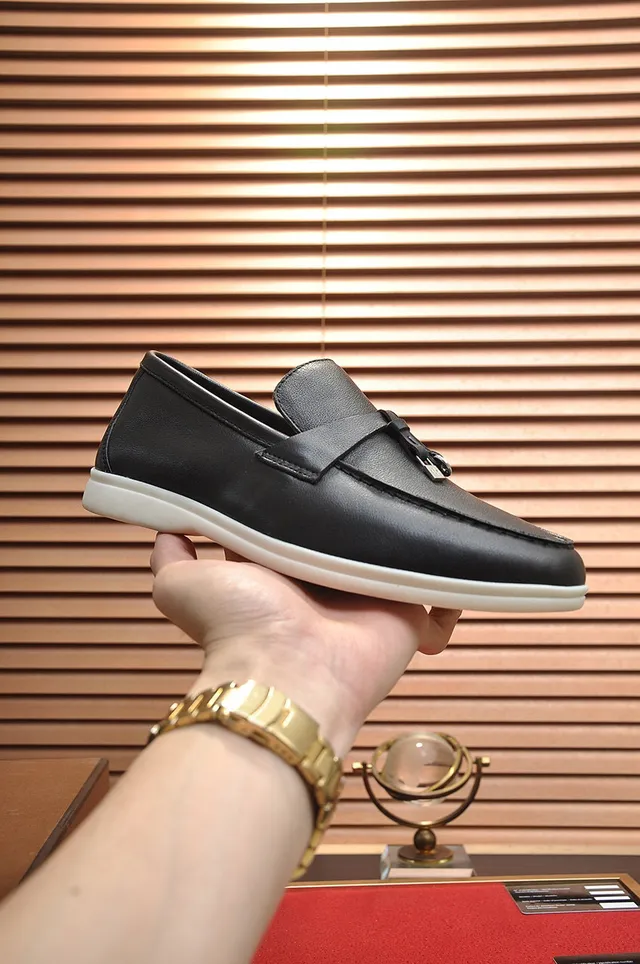 Loro Piana Mocassin en Cuir Noir et Blanc avec Lanière Tassel 7