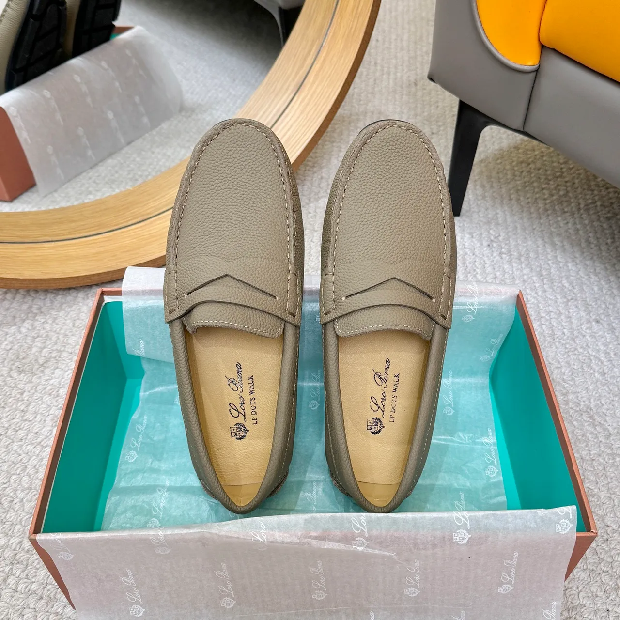 Loro Piana LP Dote Walk mocassins en cuir pebble color olive 3