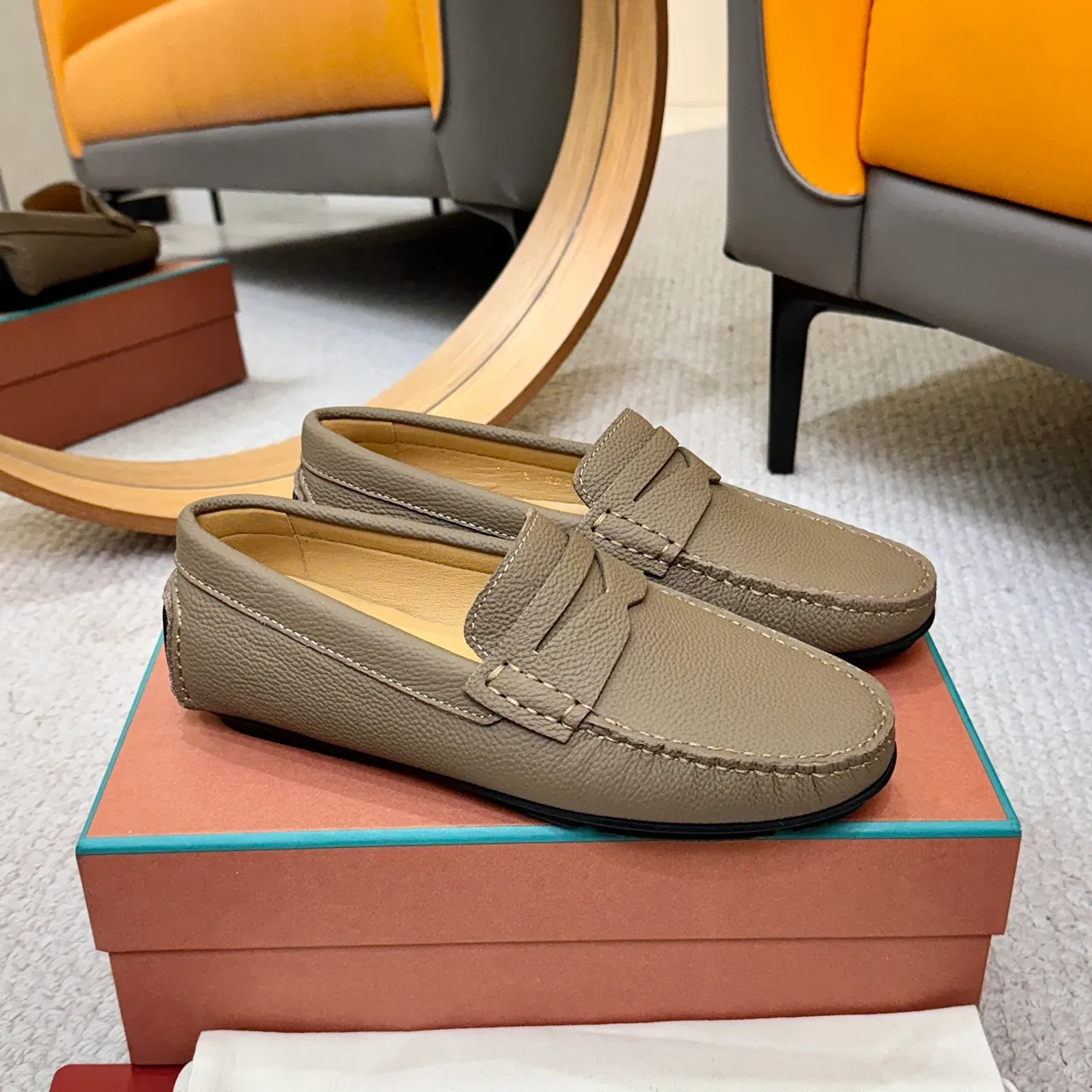 Loro Piana LP Dote Walk mocassins en cuir pebble color olive 4