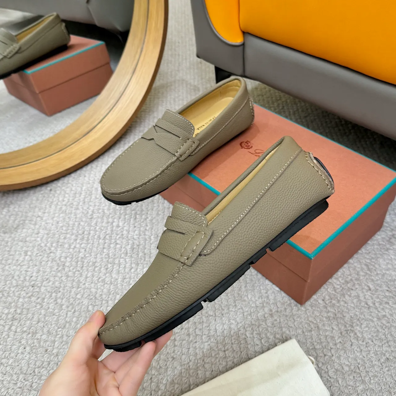 Loro Piana LP Dote Walk mocassins en cuir pebble color olive 5