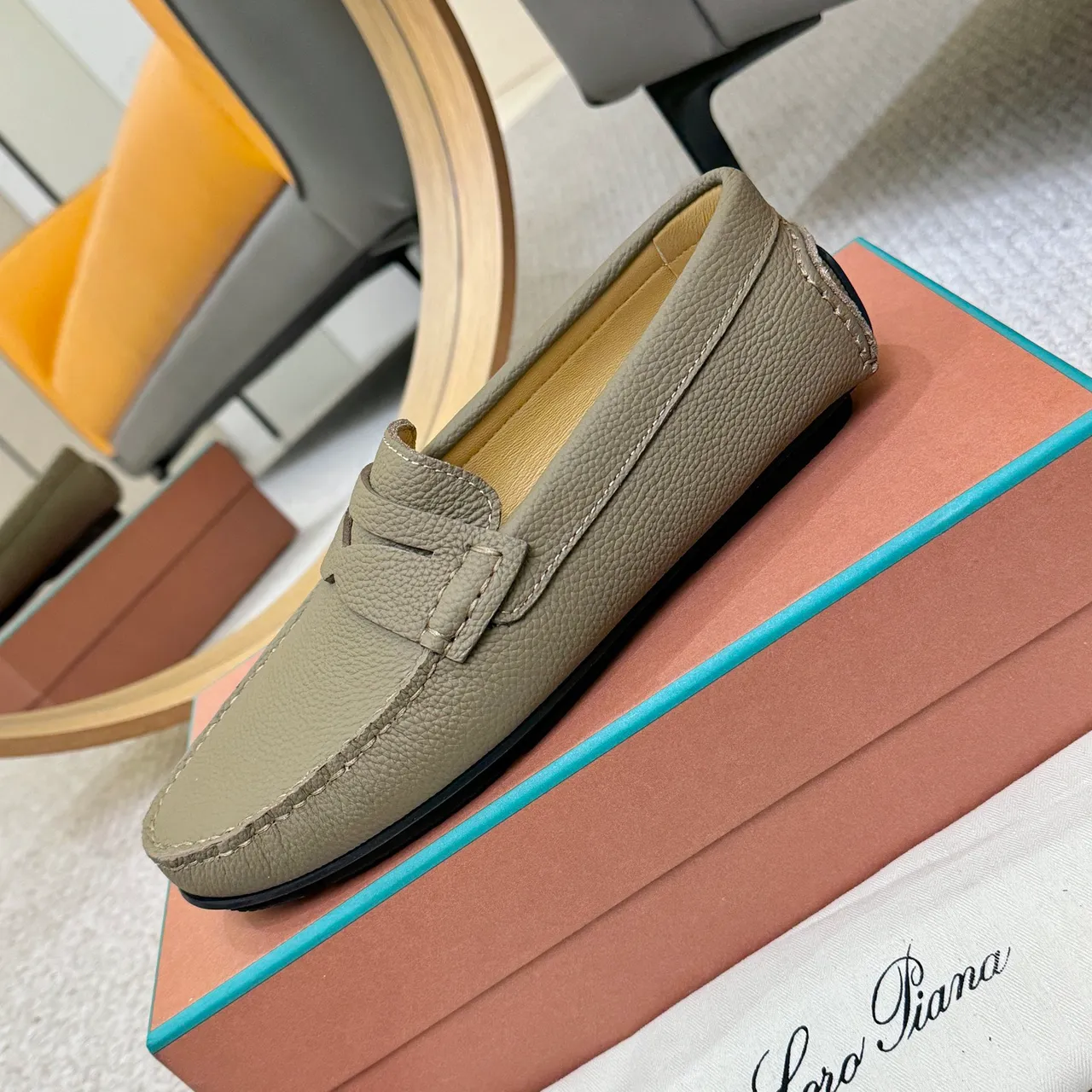 Loro Piana LP Dote Walk mocassins en cuir pebble color olive 6