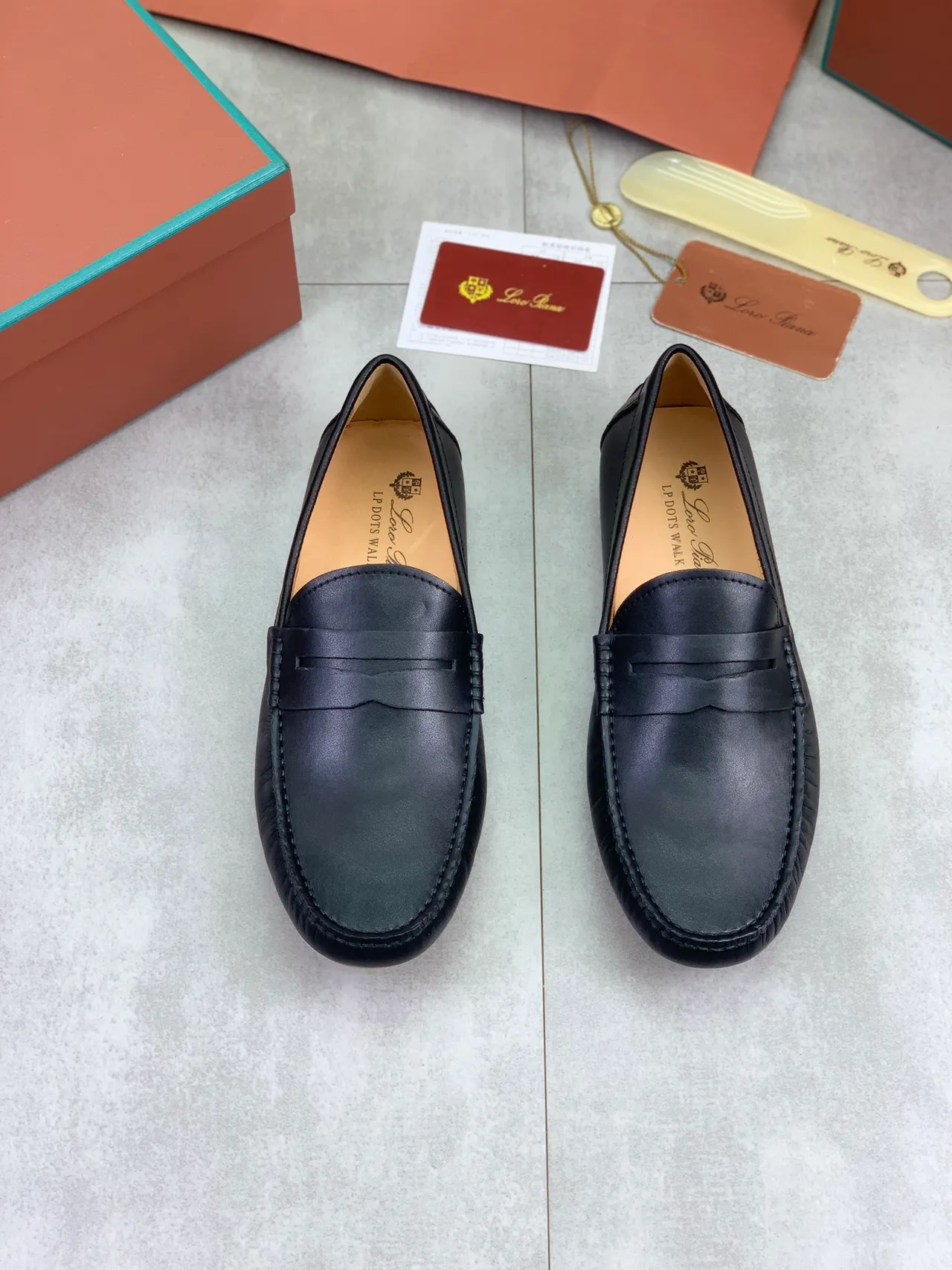 Loro Piana Penny Loafer Mocassins Noirs en Cuir Lisse 4
