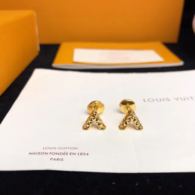 Louis Vuitton Alphabet V Motif Gold-Tone Faceted Stud Earrings 6