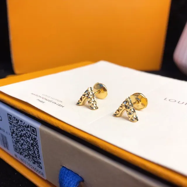 Louis Vuitton Alphabet V Motif Gold-Tone Faceted Stud Earrings 8
