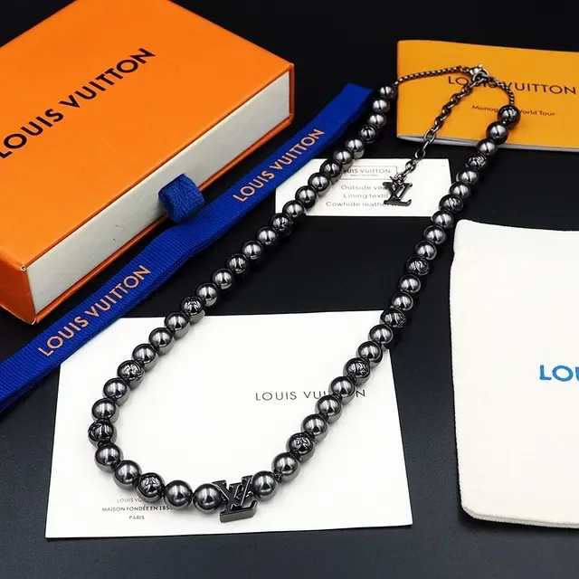 Louis Vuitton Beaded Monogram Pendant Necklace 8