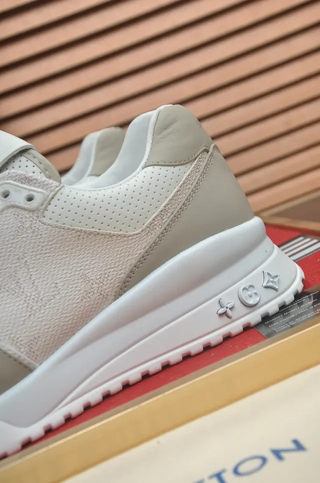 Louis Vuitton Sneakers Lifestyle Beige et Blanc Low-Top Matière Mixte 2