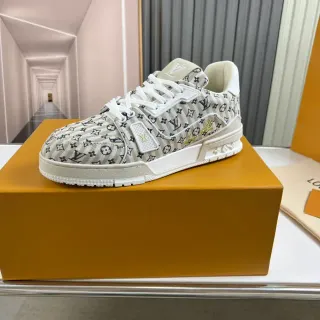 Louis Vuitton Beige y Blanco Monogram-Print Parte superior de tela Suela intermediaria esculpida Zapatillas lifestyle