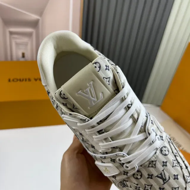 Louis Vuitton Beige White Monogram-Print Textile Upper Sculpted Midsole Lifestyle Sneakers 3