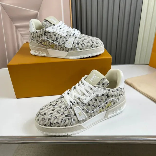 Louis Vuitton Beige White Monogram-Print Textile Upper Sculpted Midsole Lifestyle Sneakers 8