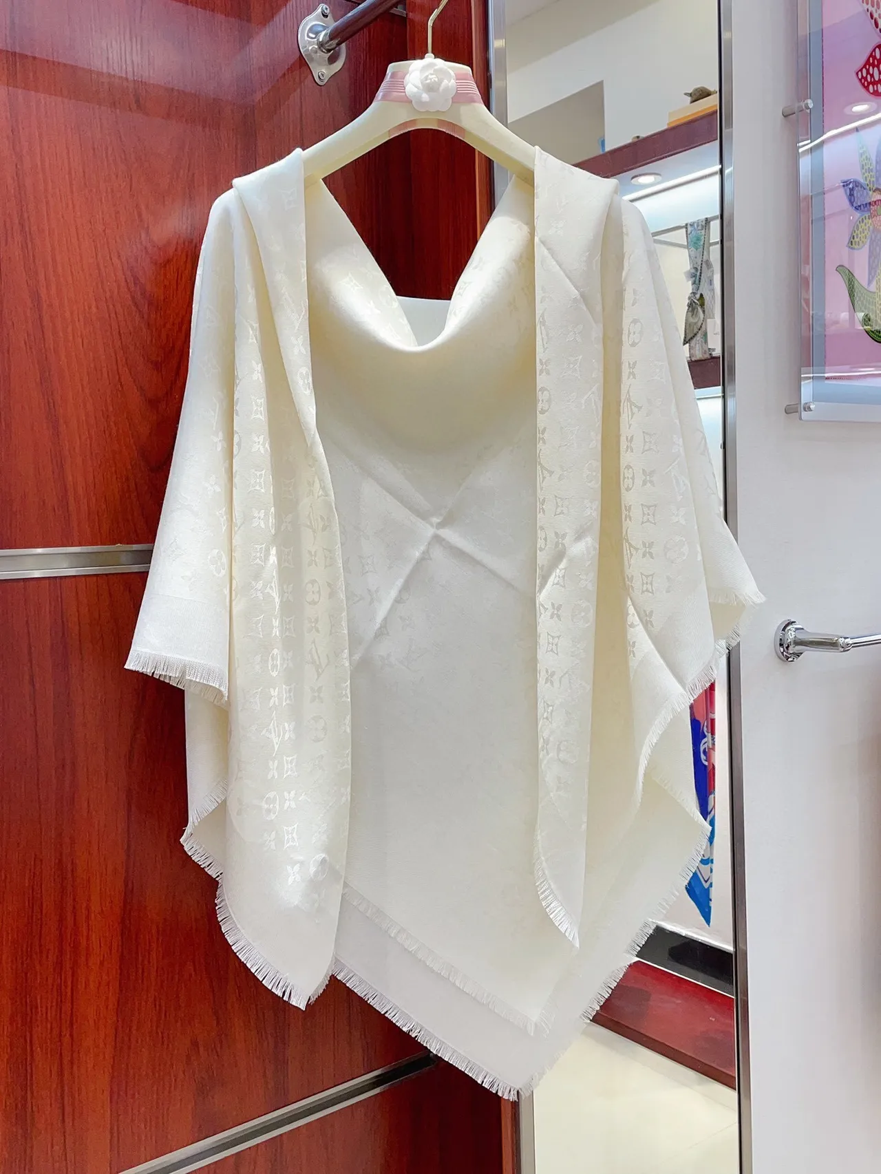 Louis Vuitton Beige Blanc Tonal Monogram Jacquard Ourlet Frangé Écharpe en Soie 7