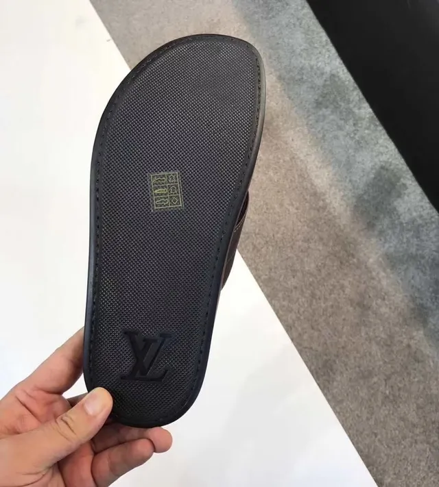 Louis Vuitton Black Brown Molded Rubber Sole Leather Thong Strap Slippers 4