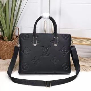 Louis Vuitton Bolso Boston de cuero con monograma embossado estructurado con silueta rectangular en negro