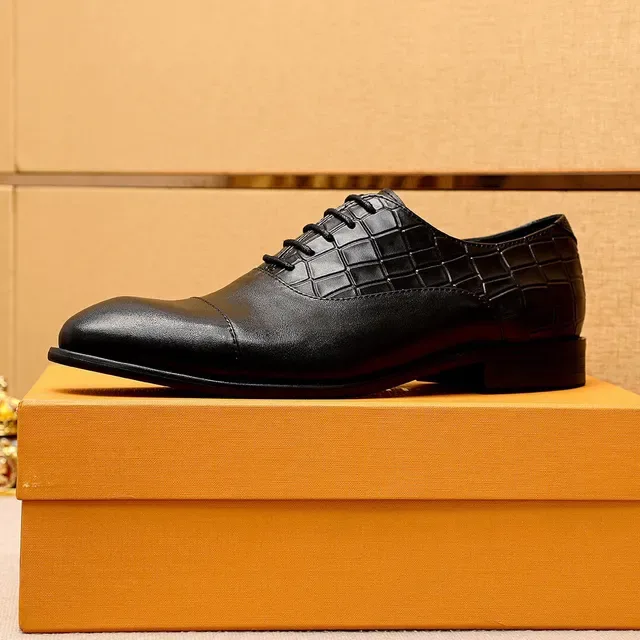 Louis Vuitton Chaussures Oxford Noir Or Cap-Toe Croc-Embossed Quarters 4