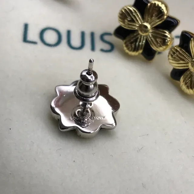 Louis Vuitton Black Gold Flower-Shaped Enamel-and-Metal Earrings 3