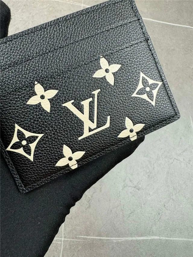 Louis Vuitton Black Gold Textured Taurillon Leather Monogram And Floral Motif Print Card Holder 4