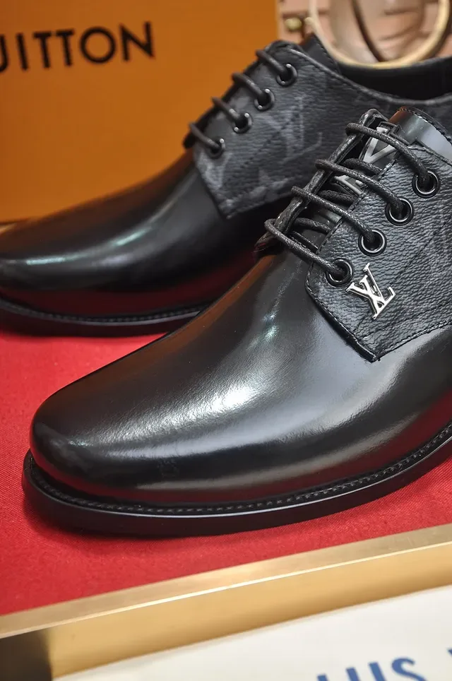 Louis Vuitton Chaussures Oxford Cuir Noir Patenté et Monogram 2