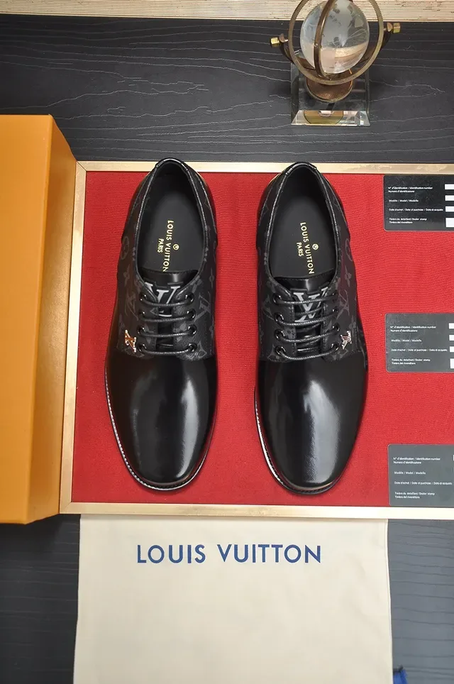 Louis Vuitton Chaussures Oxford Cuir Noir Patenté et Monogram 5