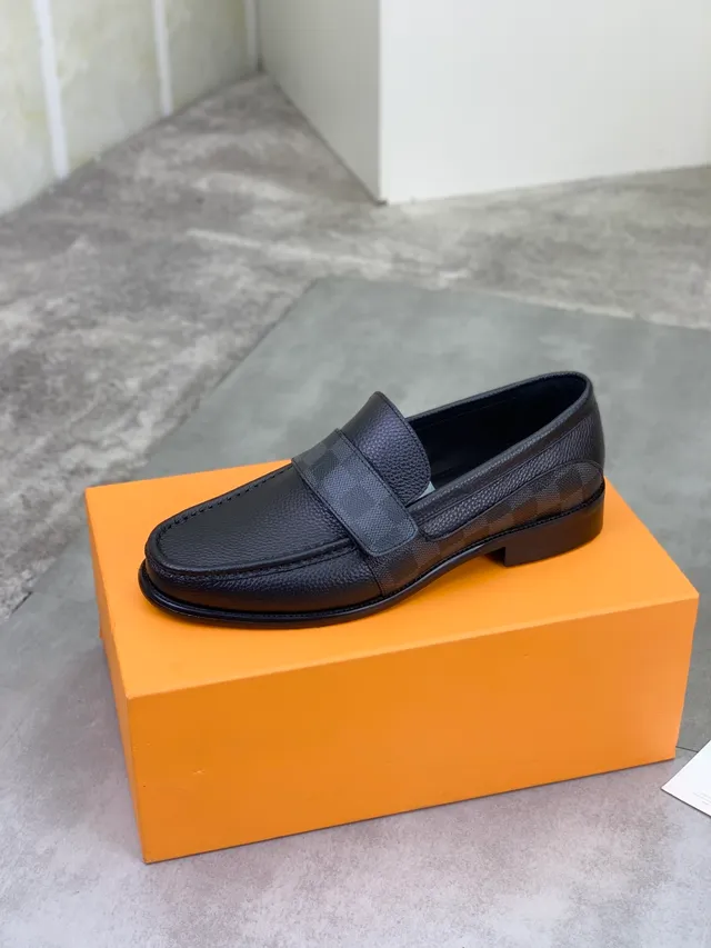 Louis Vuitton Black Pebbled Leather Strap Loafer 4
